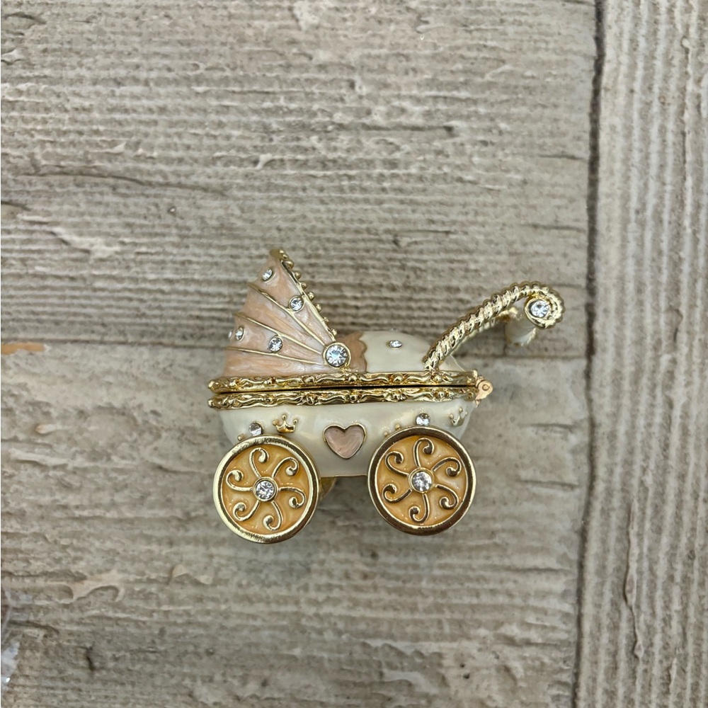 Gold and Cream Baby Carriage Brooch